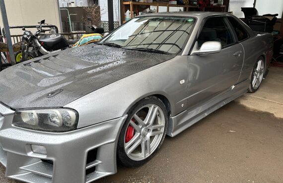 R34スカイラインにリアフォグ取付